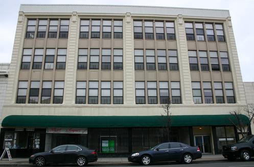 936-945 Broadway: Built for Joseph & David Coplon who also built the Union Stock Yard Bank Building. Clad in white terra cotta. (1910). Currently loft apartments.