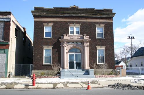 647 Fillmore Avenue: Built by the city as Police Station No. 8 to the designs of the city architect Howard Beck. Closed in 1990 and now serves as a Buddhist Temple. Built 1915.